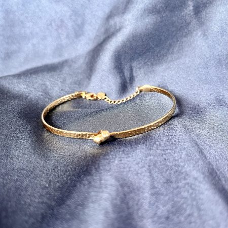 Bracelet Martelé avec Chaînette – Élégance Moderne